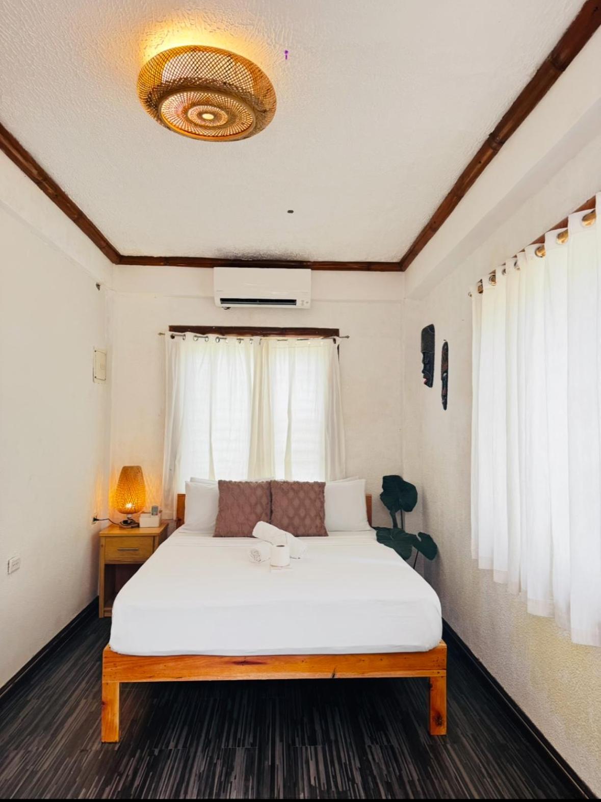 Tahanan Resort Сан-Хуан Экстерьер фото