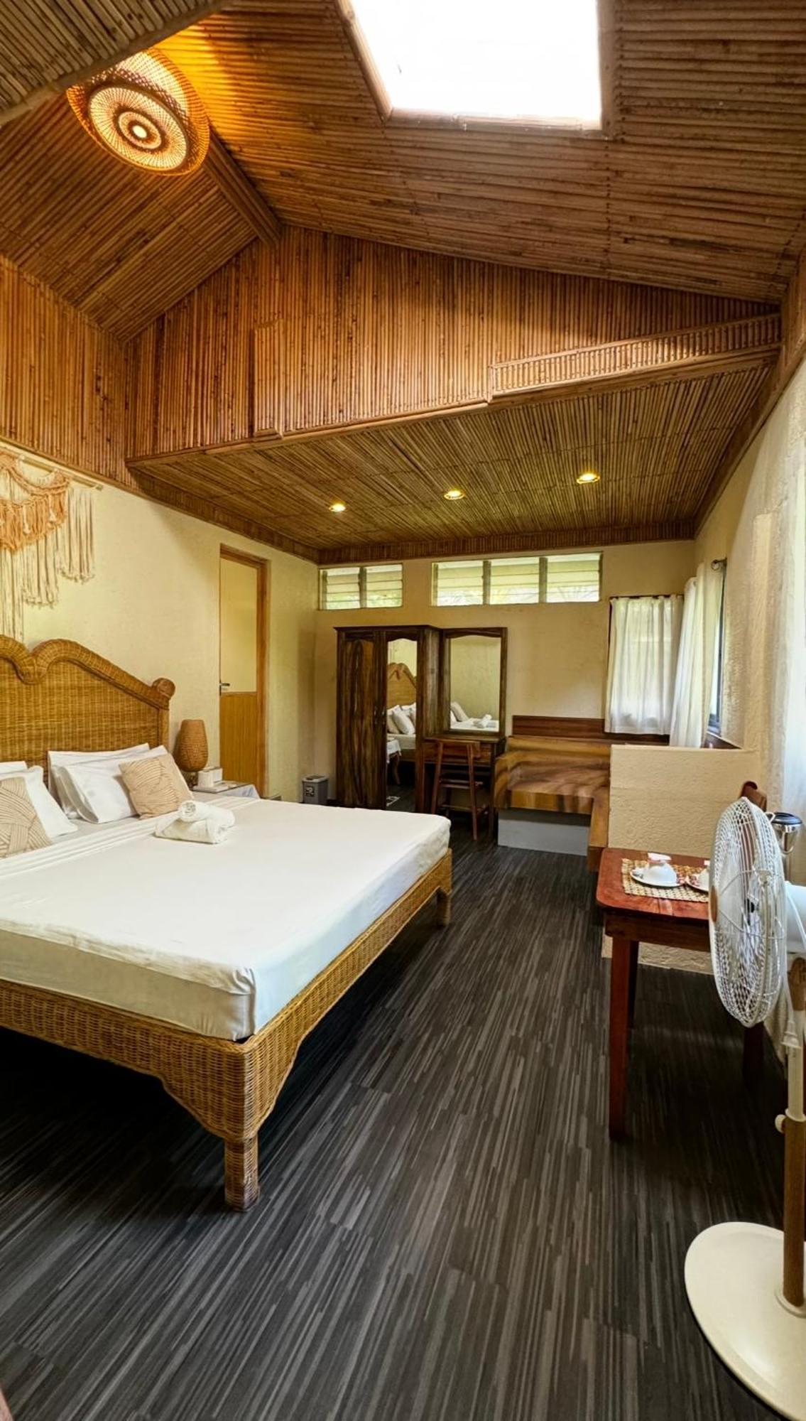 Tahanan Resort Сан-Хуан Экстерьер фото